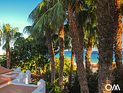 Domki mają mały taras i są tylko 30m od morza