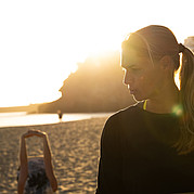 Joga na plaży z naszego nauczyciela jogi